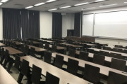 大学のある授業で隣の席に座っている人から突然「授業妨害しないで、ブツブツ独り言言わないで、発達障害なんじゃないの？」とまくし立てられてた