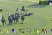 香港スプリントで多重落馬事故