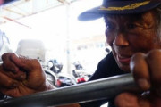 「仕事をしている時が断然気分がいい」バイク整備士歴65年の現役整備士のせいきさん(81)