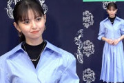 齋藤飛鳥、清楚なワンピース姿で爽やかな笑顔　『ティファニー ワンダー』オープニングイベント