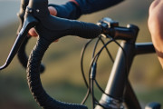 自転車のハンドルテープって自分で巻き替える？