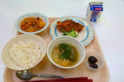 【教育】給食「ふりかけ持参OK」に論争　生徒の要望で開始、議員からは異論