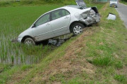 職場の先輩、飲酒運転で車ごと田んぼに落ちてしまった結果ｗｗｗｗ