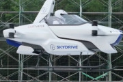 政府、「空飛ぶクルマ」実用化へ工程表…2030年代に無人運転！