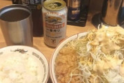 【画像】豚山の冷やし中華始まったぞ！→ 冷やし中華じゃないぞ