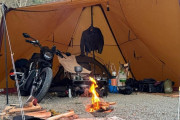 【画像】バイクでキャンプに来てるけど質問ある？？