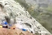 【動画】道路の建設工事中に山肌コンクリートが崩壊してしまう事故。