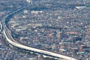 なぜ混む「外環道 埼玉区間」 千葉区間の延伸で渋滞激化 対策はあるのか？