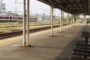 【普通に怖いわ】駅で、男「あのーずっとこの駅で見かけてまして…」私(は？)→すると…