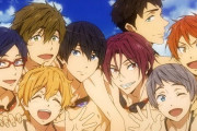 新宿駅の『Free！』の看板前で酔い潰れていた男がどくように言われて転がりながら移動する