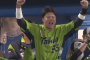 ヤクルト村上、味方のタイムリーに大喜び！これもう監督だろ･･･