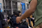 【悲報】陽キャ外国人、電車内でダンスしてJKに絡むもガン無視されるｗｗｗｗ