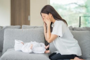 嫁が出産後にメソメソすぐ泣いたり、泣きながらキレたりするようになった人っているかな　もし、いたらどう接していた？