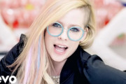 【画像】アヴリル・ラヴィーン(35)まだまだイケる