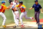 「テコン野球ニダ！」返り討ちされてるけど？　～　【野球】 韓国代表戦で乱闘騒ぎ　怒りで背中殴りつけ…走者は顔面パンチ、W杯で場内騒然の事態