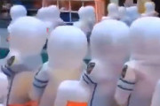 【動画】中国、コロナ対策、子供たちの防護服がもはや「宇宙服」になってしまう！