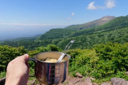山では生麺か、携帯性を考えれば棒ラーメンになるかな