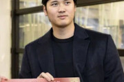 【朗報】大谷翔平さん、若干父親に似てくる