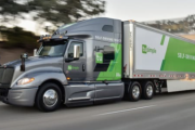 【朗報】自動運転の輸送トラック、人間の運転より10時間も早く荷物をお届けしまてしまう