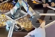 チェスロボットが対戦相手の少年(7歳)の指をへし折ってしまう
