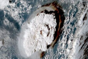 トンガの海底火山噴火、陸地を消滅させていた…