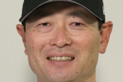 巨人桑田コーチ、吉田輝星にカーブを教える