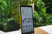 【世界初】ハイセンス､カラーのE Inkディスプレイを搭載したスマホを公開