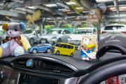 【悲報】女の子特有の「車買ったらダッシュボード上を飾ったろw」の精神ｗｗｗｗｗ