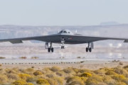 B-21大量導入、多くの空中給油機必要
