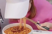 【画像】女さんがラーメン食った結果ｗｗｗｗｗｗｗｗ