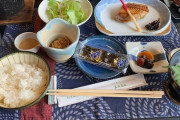 【こういうのでいいんだよ】旅館の朝飯来たんよ♪