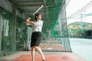 韓国人「日本人女性、バッティングセンターにて “完璧な” スイングを見せつけてしまうwwww」