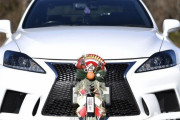 昔の正月は車にしめ飾りを付けてたってマジ？