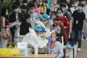 【中国・武漢】 コロナ無症状感染、３００人確認　９９０万人検査・・・当局 「無症状感染者が他人に感染させる状況は現れていない」