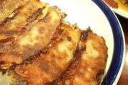 ぼく「餃子と唐揚げと春巻、ごはんをください」店員「はーい、お飲み物は？」←これやめろ