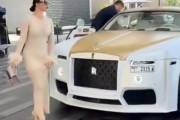 【動画】ドバイの富豪女性さん、裸足で１０億円のロールスロイスを運転してしまう