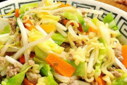 即席ラーメンでも野菜炒めを乗っけたらそれなりのご馳走になるよな