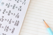 小学生のクソ算数テストが話題に！「4×8はバツ。８×4にしろ」