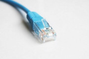 イーサネットケーブルのRJ45ジャックを「工学上の設計ミス」と言った先生の主張