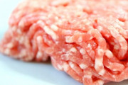 ワイ、消費期限切れの豚ひき肉で崩壊の序章が始まる