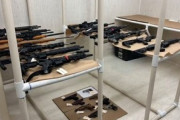 【米国】13歳少年を逮捕、銃撃を計画して「万全の準備」……23丁の銃器と弾薬を押収
