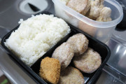 【悲報】嫁の作ってくれる弁当がほぼ毎回冷凍食品でワロタｗｗｗｗｗｗｗｗｗｗｗｗｗｗｗｗｗｗ