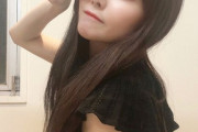 谷真理佳、ノースリーブを着る