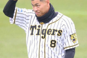 「嘘だと言って」「どん引き」　阪神・佐藤輝明の逆風切り裂く衝撃の一発に、虎党は歓喜でなく“困惑”