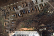 クリミアのロシア空軍基地、駐機中の機体がピンポイントで破壊されている衛星画像…原因は兵士のタバコ？
