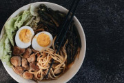 【悲報】「つけ麺」さん、ラーメン並みに美味いのになかなか広まらない・・・・・・・・・・・・・・・・・・・・・・・