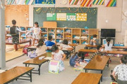 【悲報】今時の小学生、朝7時に登校→夜の19時まで学童に預けられる生活を6年間していた…