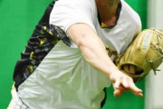 【阪神】新助っ人右腕ブルワー、投手指名練習に参加　同じ米国出身ビーズリーとキャッチボール