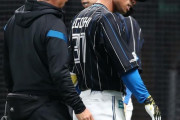 日本ハム・江越にアクシデント　ポンセの投球が右手首を直撃　ベンチ奥に下がる　新球場での初練習中