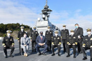 米海軍デルトロ長官が空母化改修を終えた護衛艦「いずも」を視察…海自トップ「日米の相互互換性の向上」！